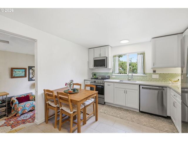 2199 CLEVELAND St, Eugene, OR 97405