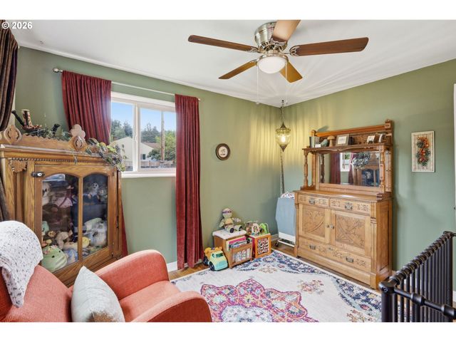 2199 CLEVELAND St, Eugene, OR 97405