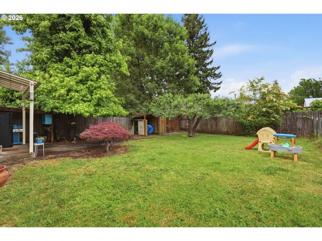 2199 CLEVELAND St, Eugene, OR 97405