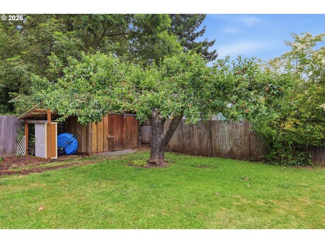 2199 CLEVELAND St, Eugene, OR 97405