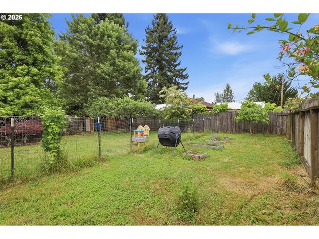 2199 CLEVELAND St, Eugene, OR 97405