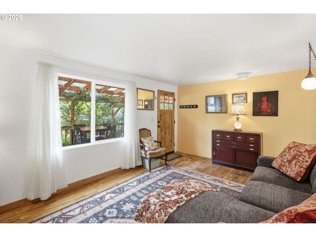 2199 CLEVELAND St, Eugene, OR 97405