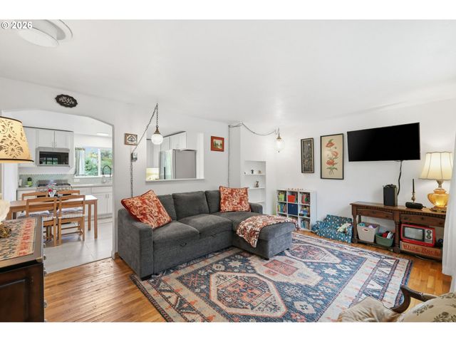 2199 CLEVELAND St, Eugene, OR 97405