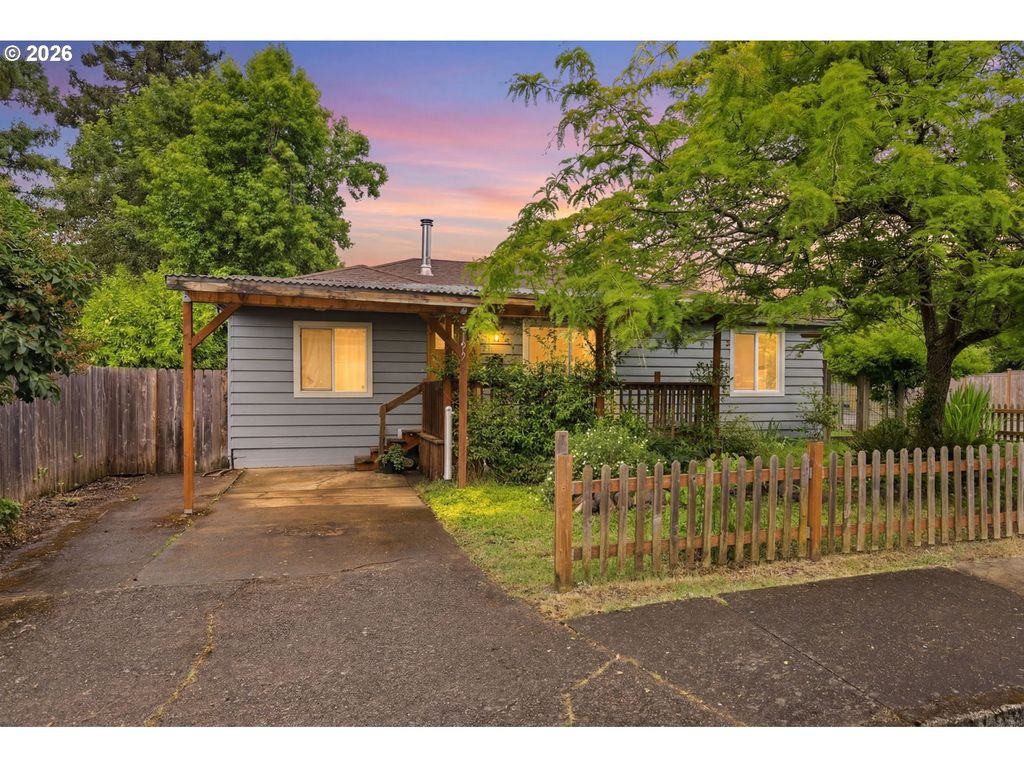 2199 CLEVELAND St, Eugene, OR 97405