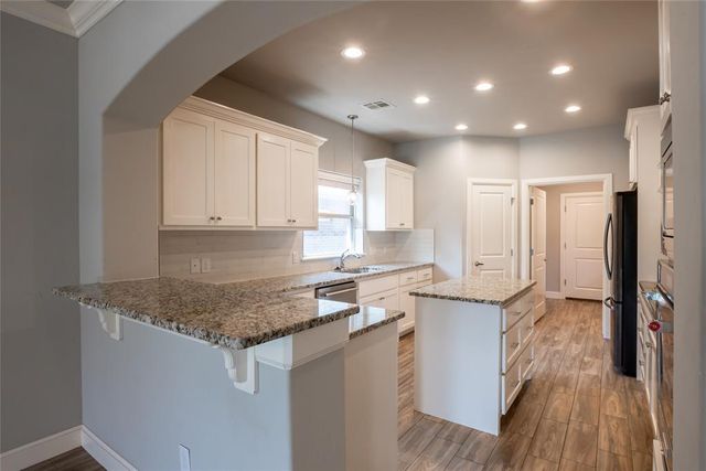 12037 Ashford Drive, Yukon, OK 73099