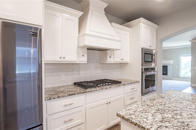 12037 Ashford Drive, Yukon, OK 73099