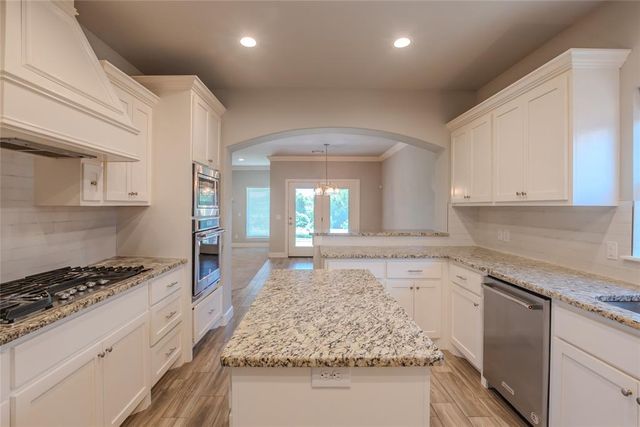 12037 Ashford Drive, Yukon, OK 73099