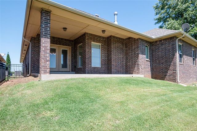 12037 Ashford Drive, Yukon, OK 73099