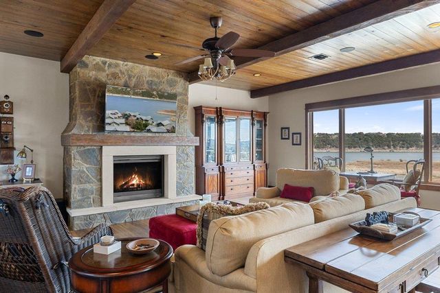 2217 Seabiscuit CV 113, Spicewood, TX 78669