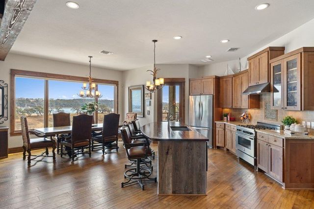 2217 Seabiscuit CV 113, Spicewood, TX 78669