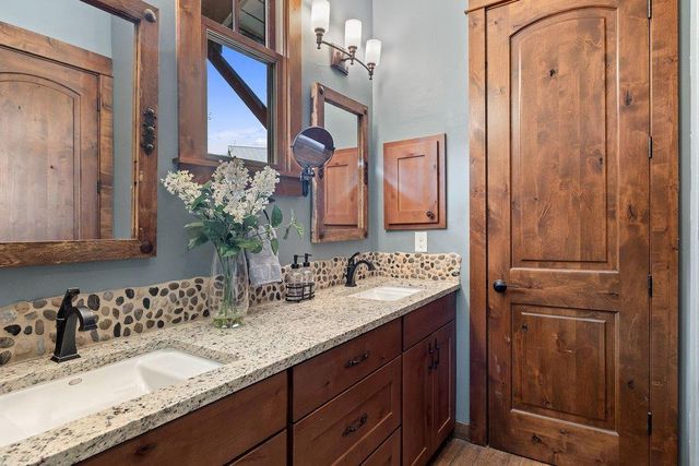 2217 Seabiscuit CV 113, Spicewood, TX 78669