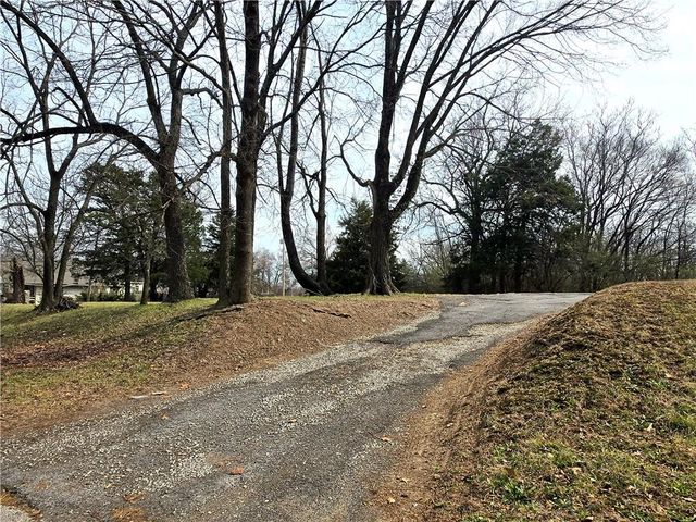 4319 E 56 Street, Kansas City, MO 64130