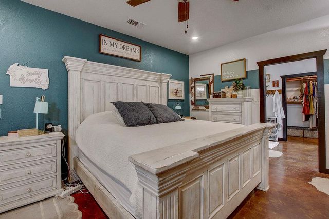 1025 County Road 454, Lincoln, TX 78948