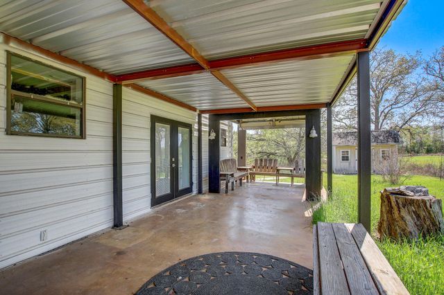1025 County Road 454, Lincoln, TX 78948