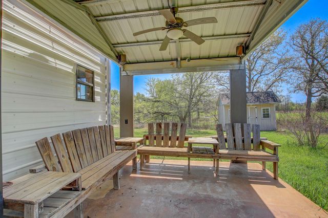 1025 County Road 454, Lincoln, TX 78948