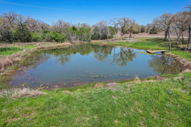 1025 County Road 454, Lincoln, TX 78948