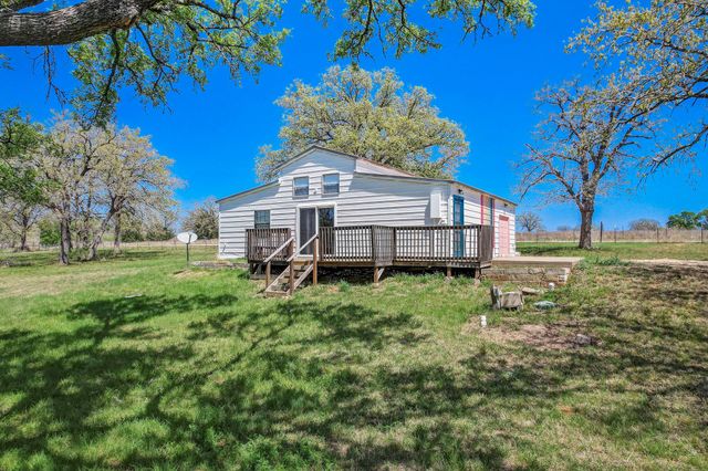 1025 County Road 454, Lincoln, TX 78948