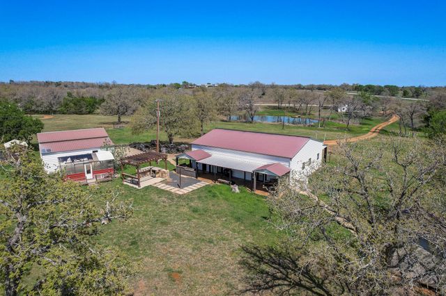 1025 County Road 454, Lincoln, TX 78948