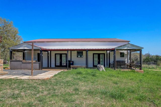 1025 County Road 454, Lincoln, TX 78948