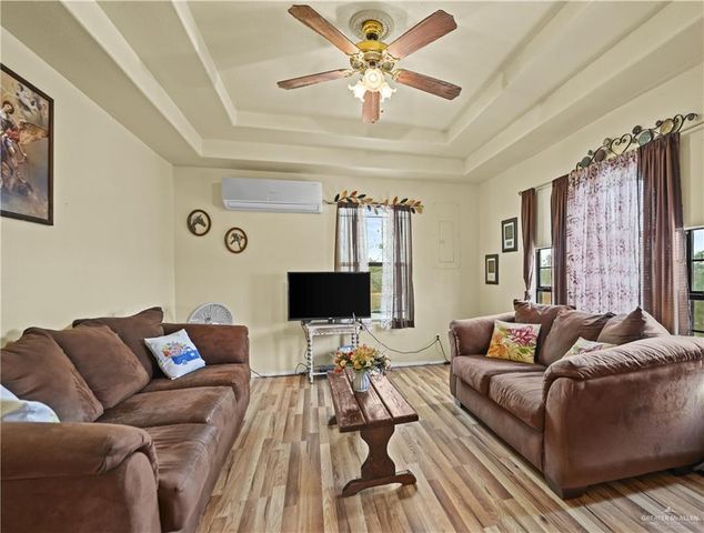 420 N Los Cenizos Road, Sullivan City, TX 78595