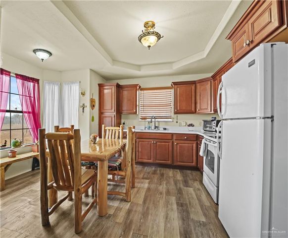 420 N Los Cenizos Road, Sullivan City, TX 78595