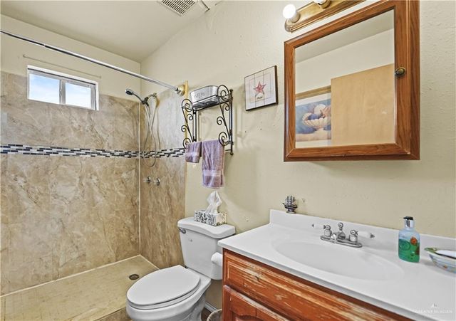 420 N Los Cenizos Road, Sullivan City, TX 78595