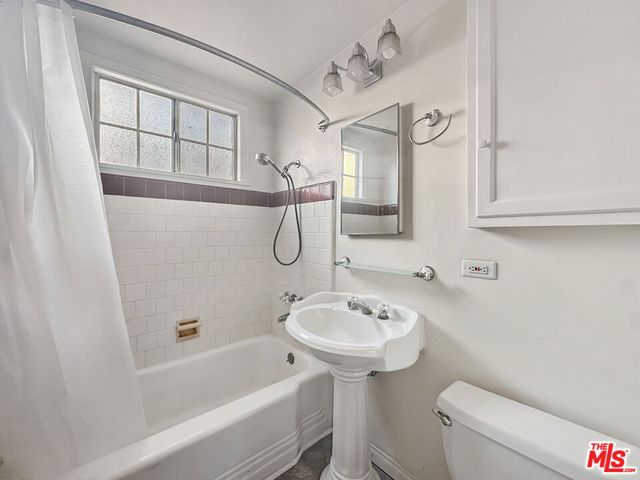 5962 W 85th Place, Los Angeles, CA 90045