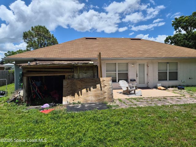 1296 Stone Street NW, Palm Bay, FL 32907