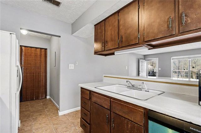 2571 Stratford Lane, Morrow, GA 30260