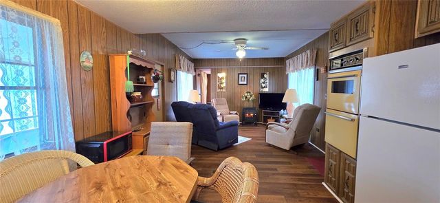 37113 LOIS AVENUE, Zephyrhills, FL 33542