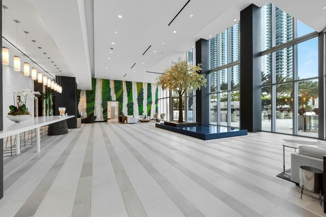 851 NE 1st Avenue 2410, Miami, FL 33132