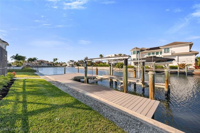 385 Willet AVE, Naples, FL 34108