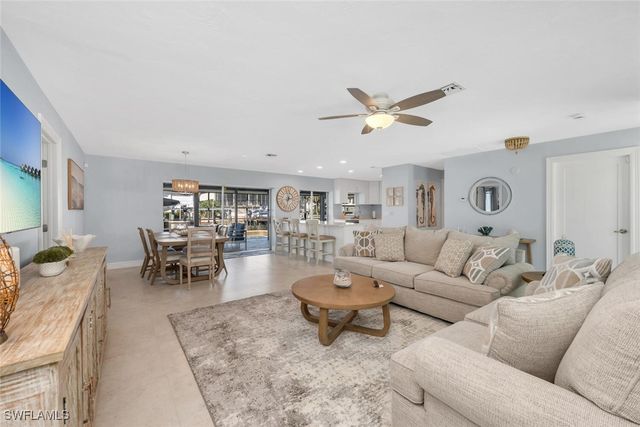 385 Willet AVE, Naples, FL 34108