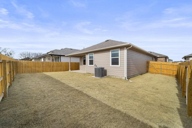 225 Caddo bend DR, Kyle, TX 78640