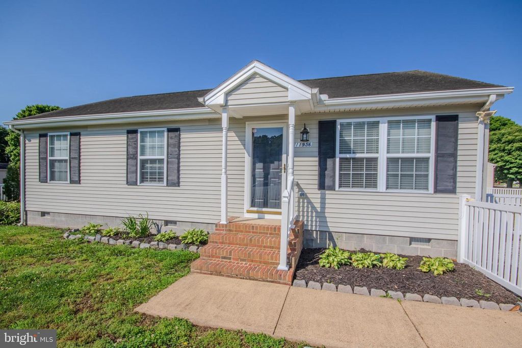 Image 1 of property listing at 11956 ROBYN LN, Princess Anne, MD 21853