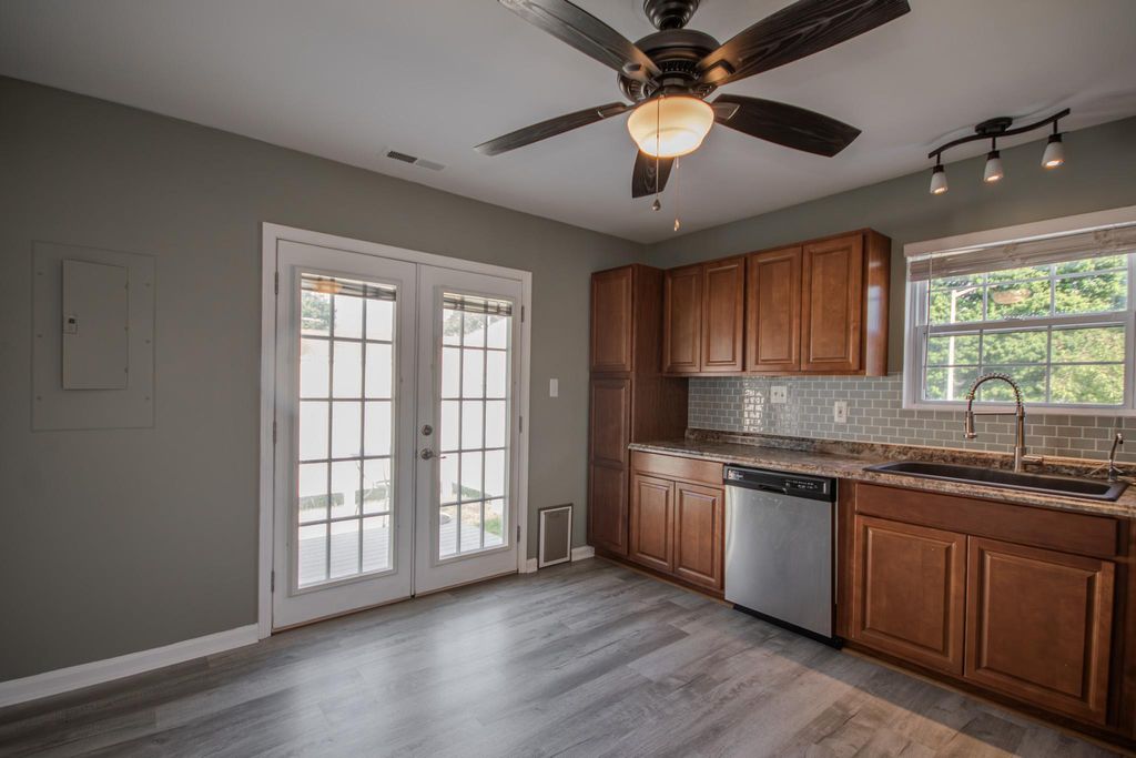 Image 10 of property listing at 11956 ROBYN LN, Princess Anne, MD 21853