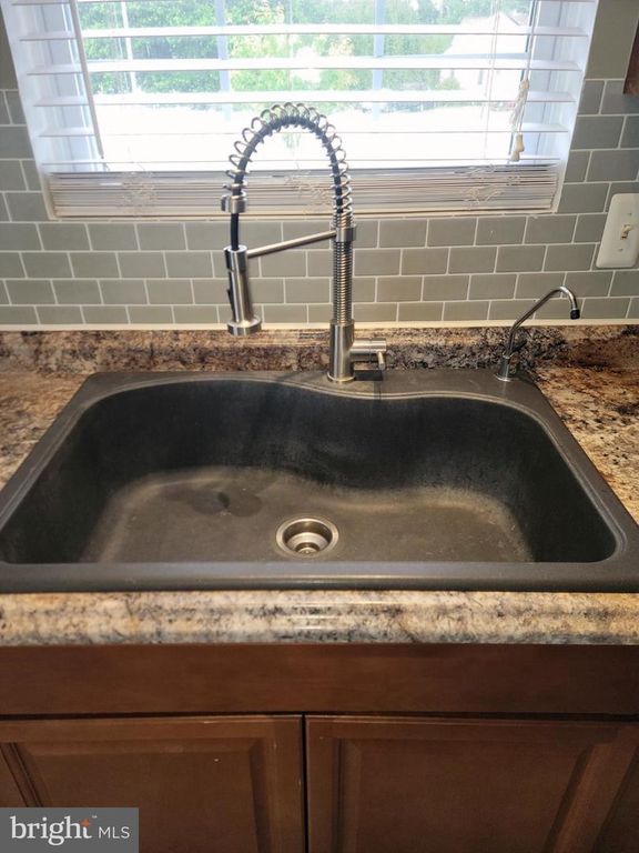 Image 11 of property listing at 11956 ROBYN LN, Princess Anne, MD 21853