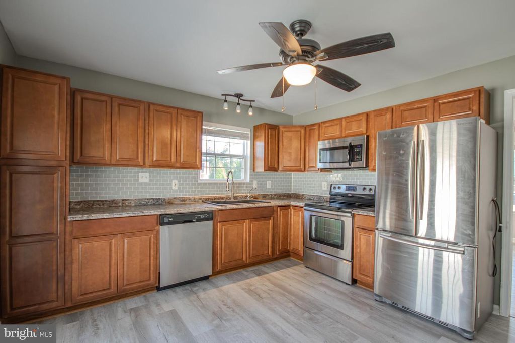 Image 12 of property listing at 11956 ROBYN LN, Princess Anne, MD 21853