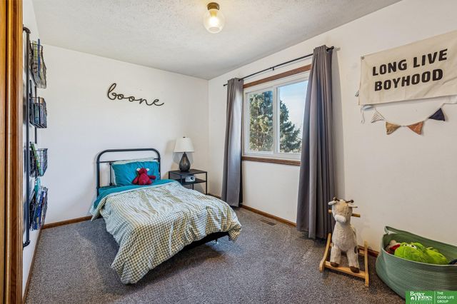 410 Sherwood Drive, Gretna, NE 68028