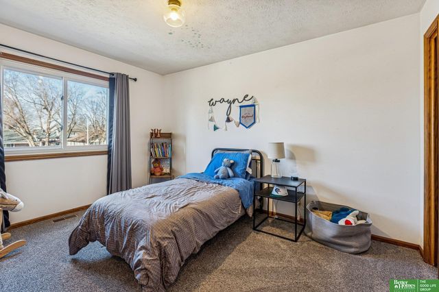 410 Sherwood Drive, Gretna, NE 68028