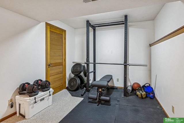 410 Sherwood Drive, Gretna, NE 68028