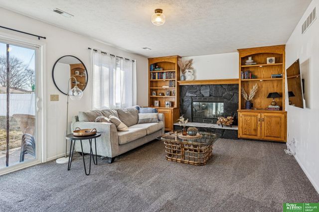 410 Sherwood Drive, Gretna, NE 68028