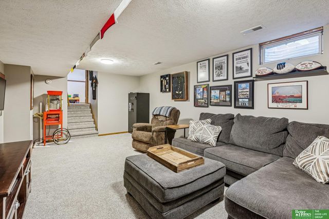 410 Sherwood Drive, Gretna, NE 68028