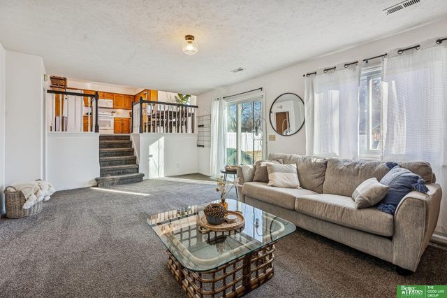 410 Sherwood Drive, Gretna, NE 68028