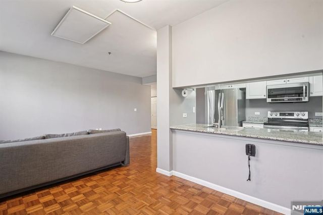 100 Old Palisade Road L7, Fort Lee, NJ 07024