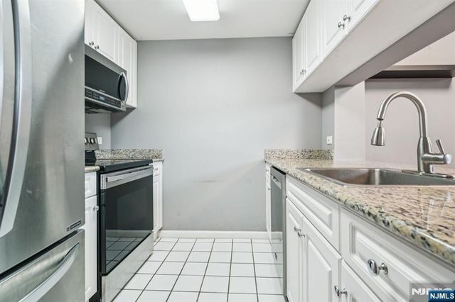 100 Old Palisade Road L7, Fort Lee, NJ 07024