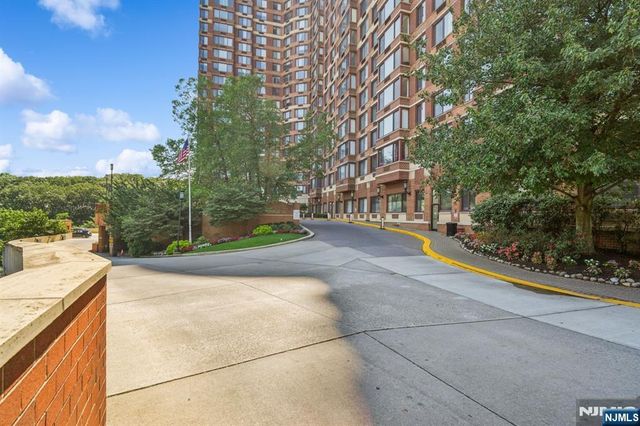 100 Old Palisade Road L7, Fort Lee, NJ 07024