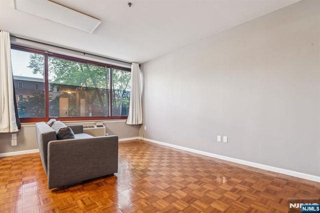 100 Old Palisade Road L7, Fort Lee, NJ 07024