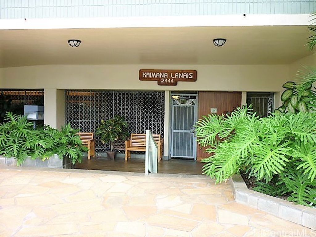 2444 Hihiwai Street 2304, Honolulu, HI 96826
