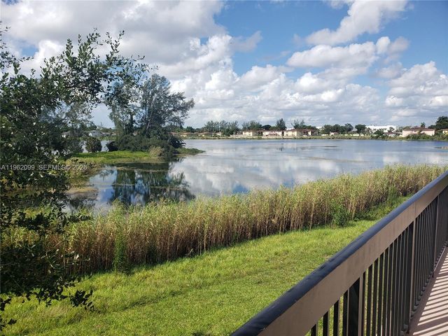 1930 NW 119th St 722, Miami, FL 33167